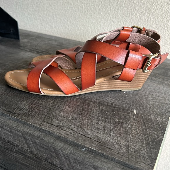 Summer Wedges - Picture 2 of 2